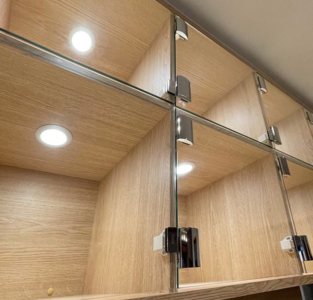 2 stk. kompakte magnetiske snaplåse, inkl. bordplade, overflade: hvid, 25 mm (63/64"), ML-30SW. Pladsbesparende push-to-open døråbner til møbeldøre, skabslåger og meget mere, af Sugatsune / LAMP® (Japan) - Billede 5