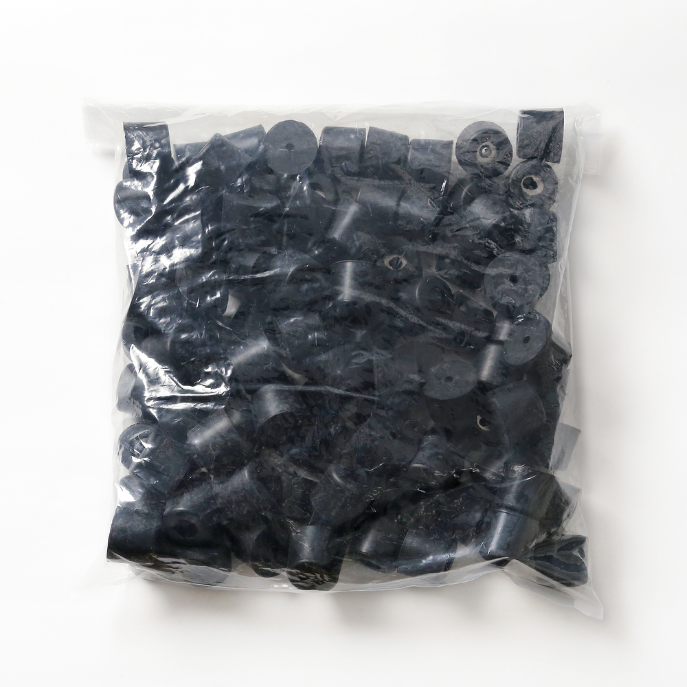 Justerbar fod, gummi, pakke med 100 K-3225-P100, fra Sugatsune / LAMP (Japan)