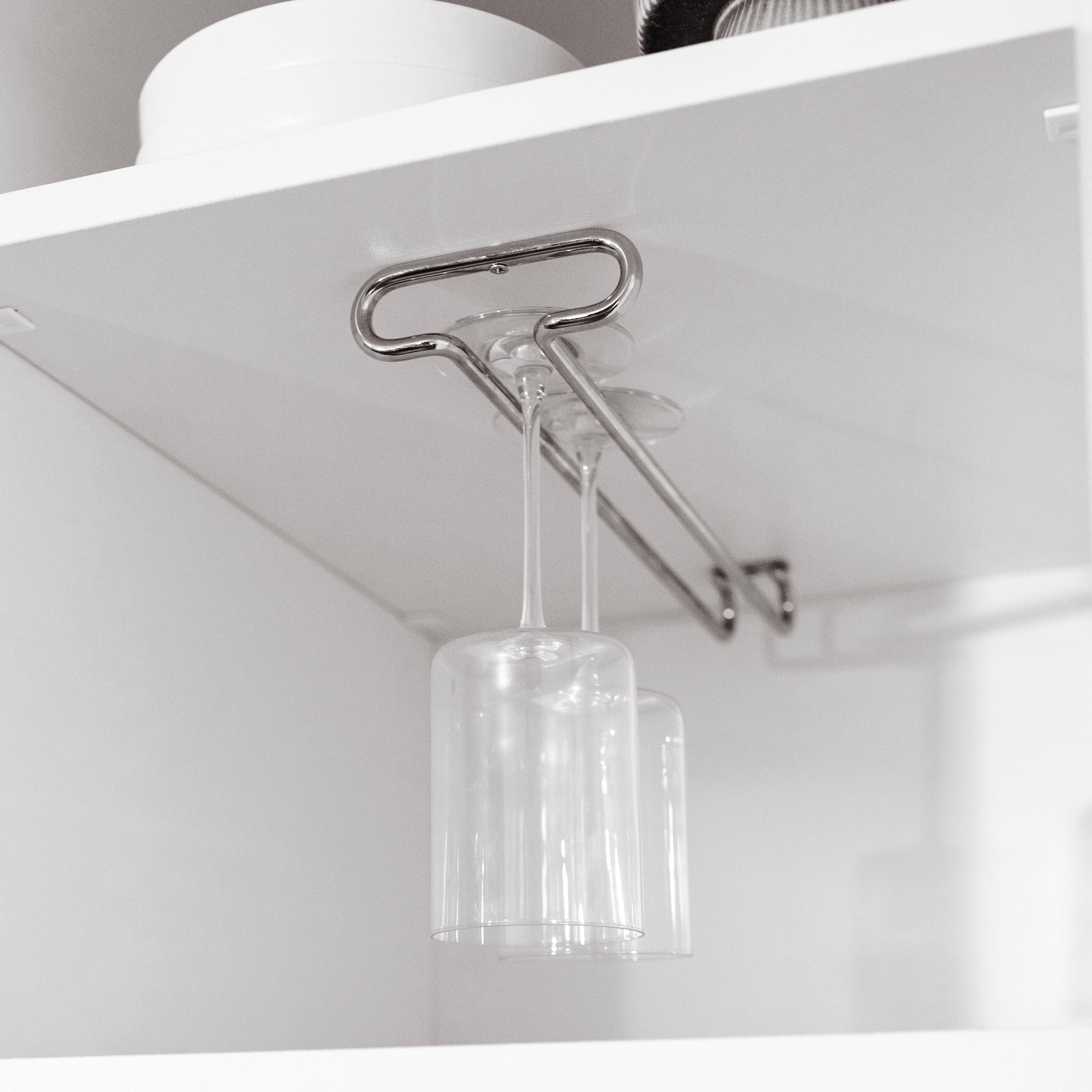 Vinglasholder af høj kvalitet, lavet af stål, overflade: forkromet, 410 mm (16-9/64"), 8930111. Praktisk glasbøjle til vinglas, champagneglas, cocktailglas, cognacglas, bægre og meget mere, fra EMUCA - Billede 2